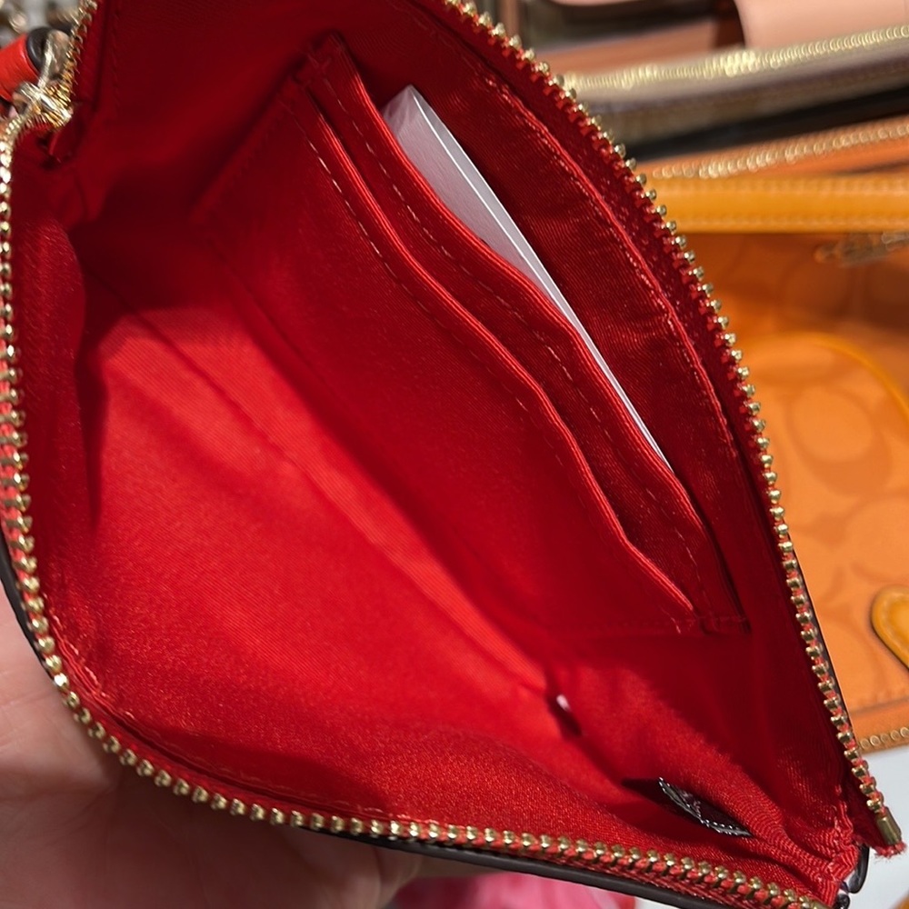 Coach Corner Zip Wristlet With Mini Vintage Rose Print
IM/Miami Red Multi - Picture 9 of 16